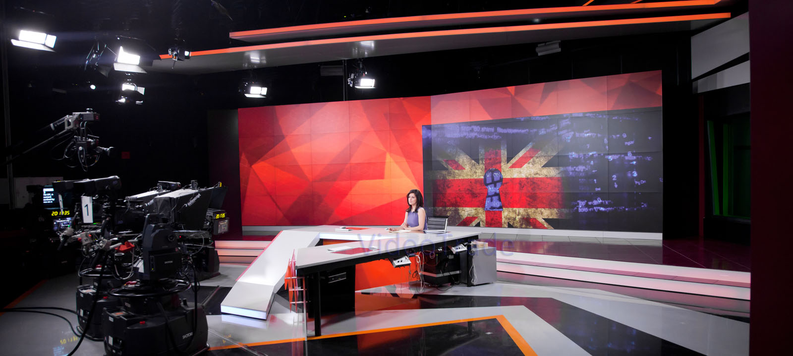 Студийный новостной комплекс телеканала RT — изображение 2