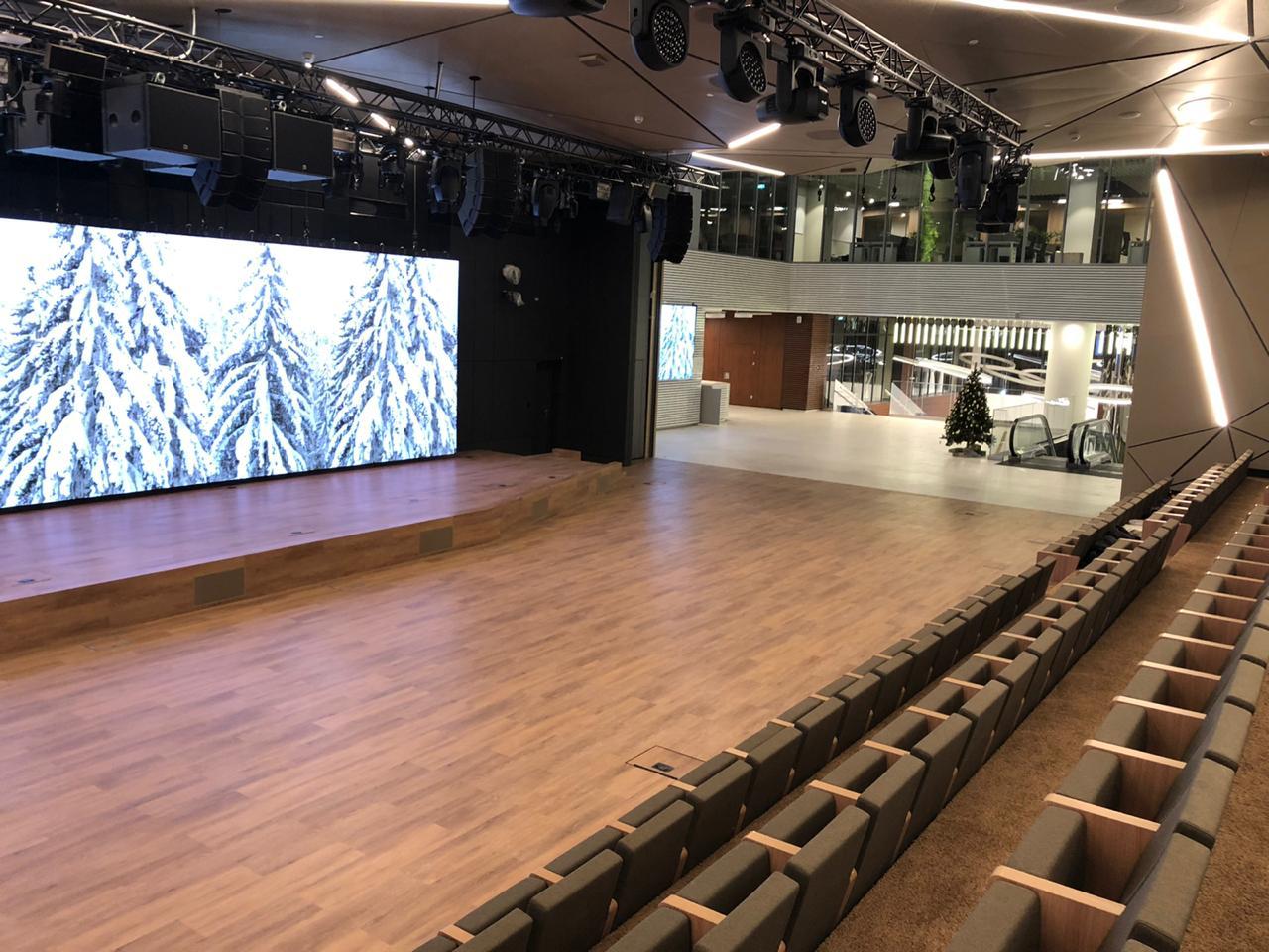 Sber MFC on Kutuzovsky - multifunctional hall fit-out — image 6